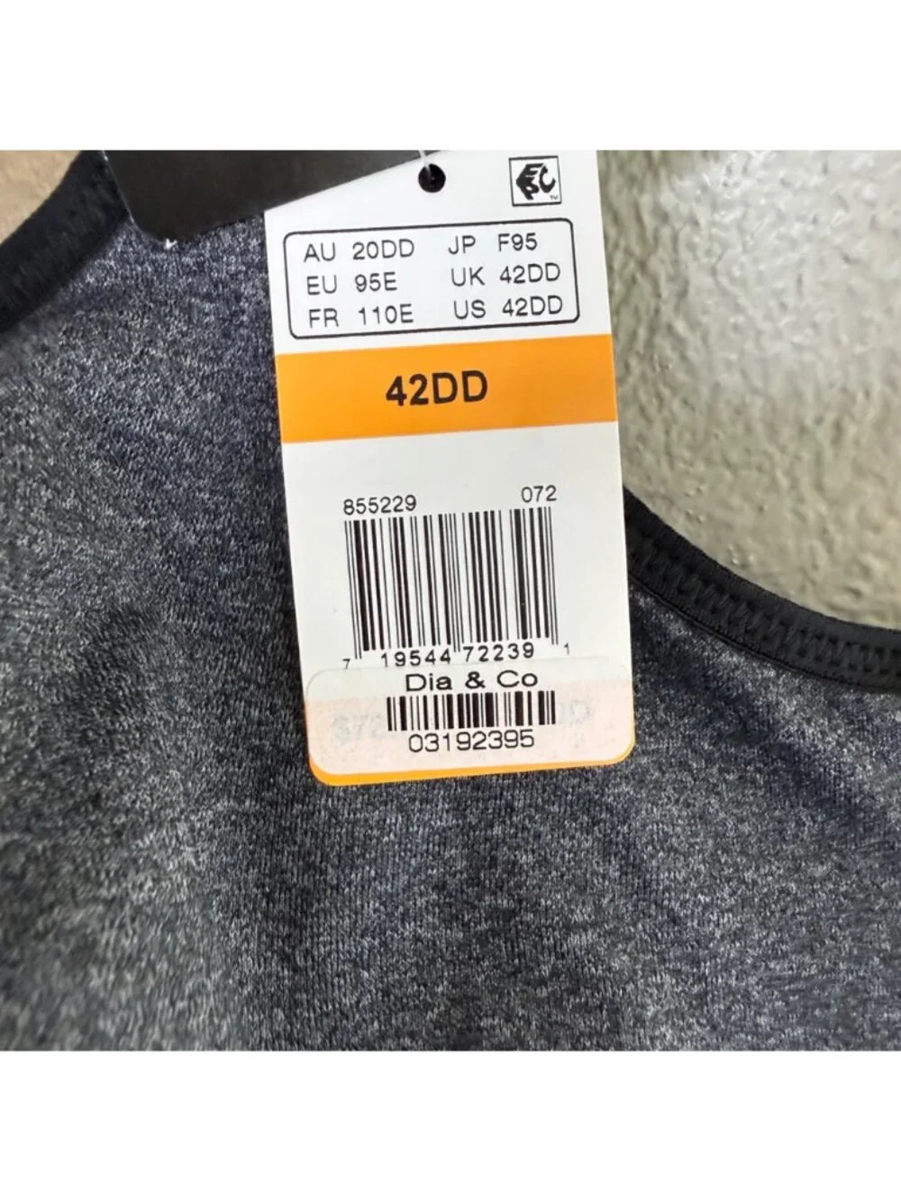 NWT Wacoal Brandi High Impact Underwire Sports Bra (855229) Heather Gray 42DD - Picture 3 of 4